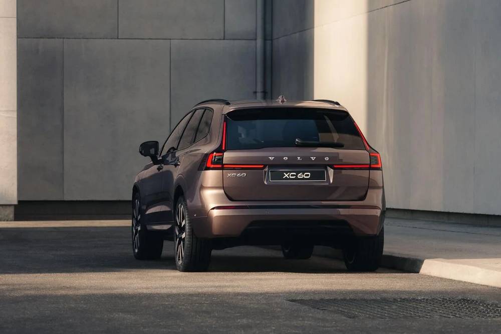 https://autogreeknews.gr/wp-content/uploads/2026/09/new-volvo-xc60-and-xc90-8.jpg