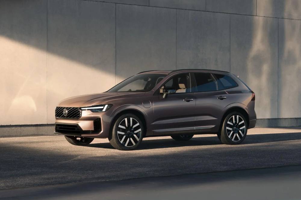 https://autogreeknews.gr/wp-content/uploads/2026/09/new-volvo-xc60-and-xc90-9.jpg