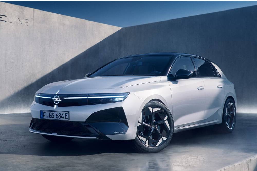 https://autogreeknews.gr/wp-content/uploads/2026/09/opel-astra-gse-line-1-1.jpg