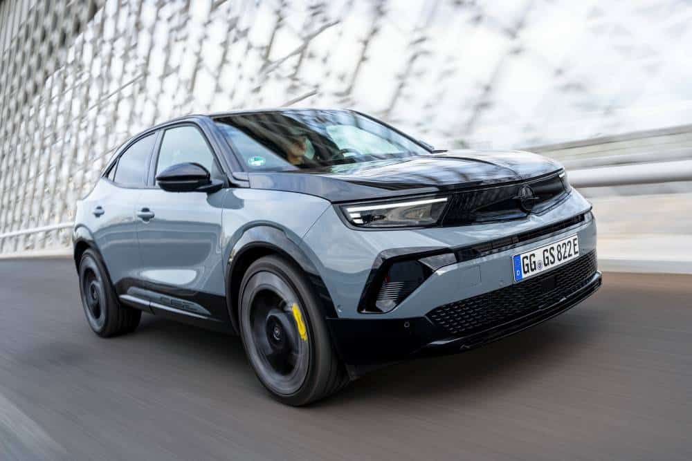 https://autogreeknews.gr/wp-content/uploads/2026/09/opel-mokka-coffee-5.jpg