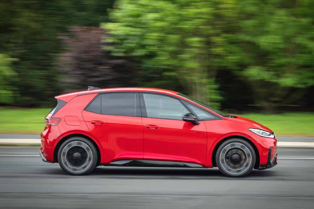 https://autogreeknews.gr/wp-content/uploads/2026/09/vw-id.3-gti-official-12-1.jpg