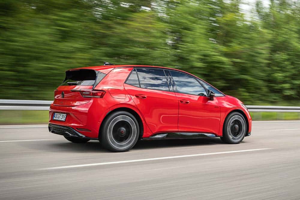https://autogreeknews.gr/wp-content/uploads/2026/09/vw-id.3-gti-official-13-1.jpg