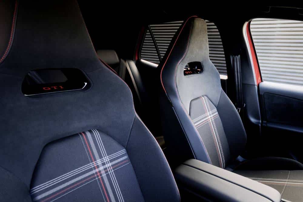 https://autogreeknews.gr/wp-content/uploads/2026/09/vw-id.3-gti-official-2-1.jpg