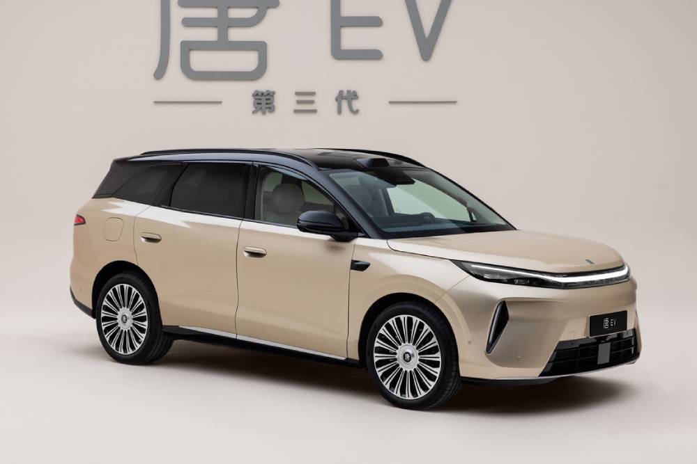 Νέο BYD Tang με 691 ίππους και διαστημική καμπίνα