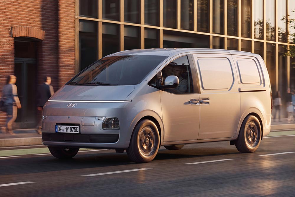 https://autogreeknews.gr/wp-content/uploads/2026/10/Hyundai-Staria-1.jpg