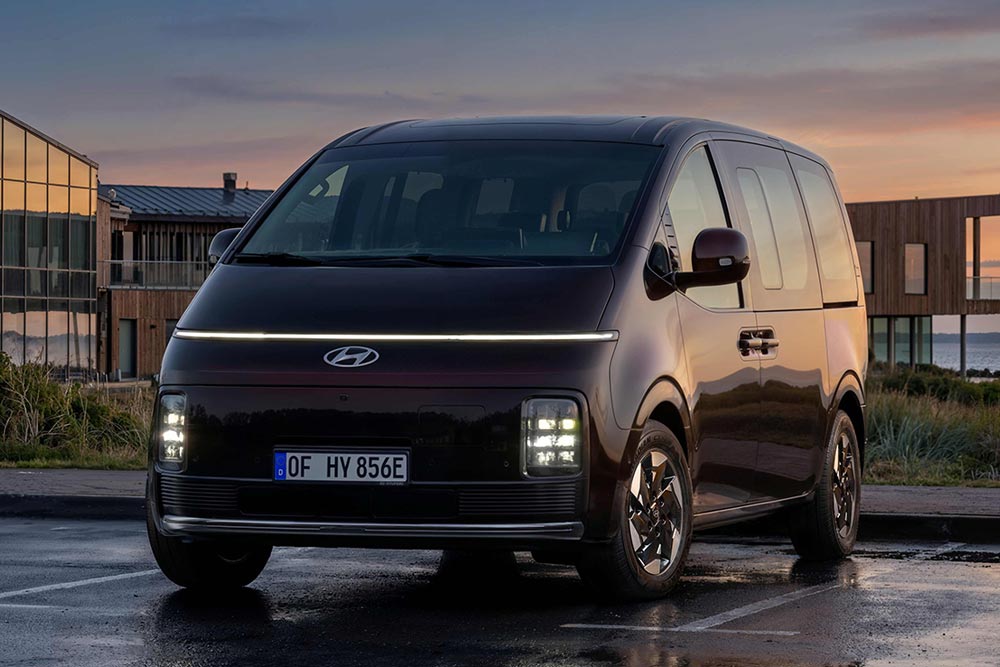 https://autogreeknews.gr/wp-content/uploads/2026/10/Hyundai-Staria-4.jpg
