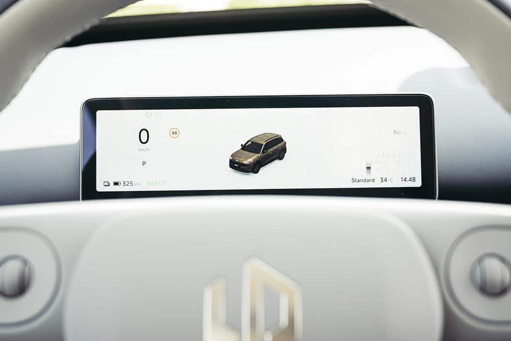 https://autogreeknews.gr/wp-content/uploads/2026/10/leapmotor-b03x-interior-21.jpg