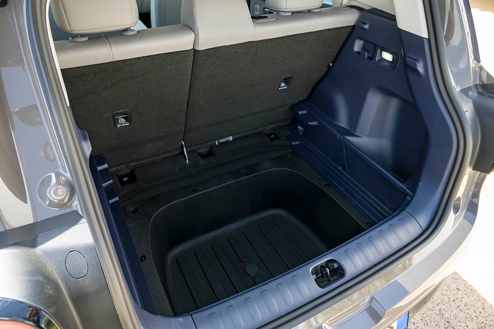 https://autogreeknews.gr/wp-content/uploads/2026/10/leapmotor-b03x-interior-33.jpg