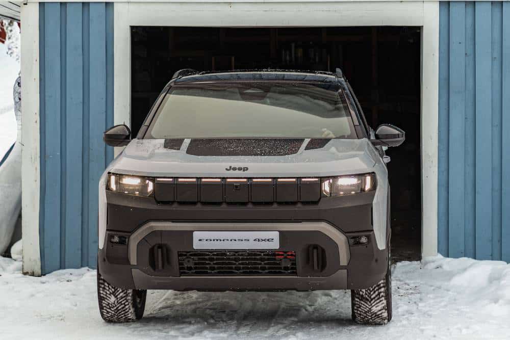https://autogreeknews.gr/wp-content/uploads/2026/10/new-compass-4xe-sport-6-1.jpg