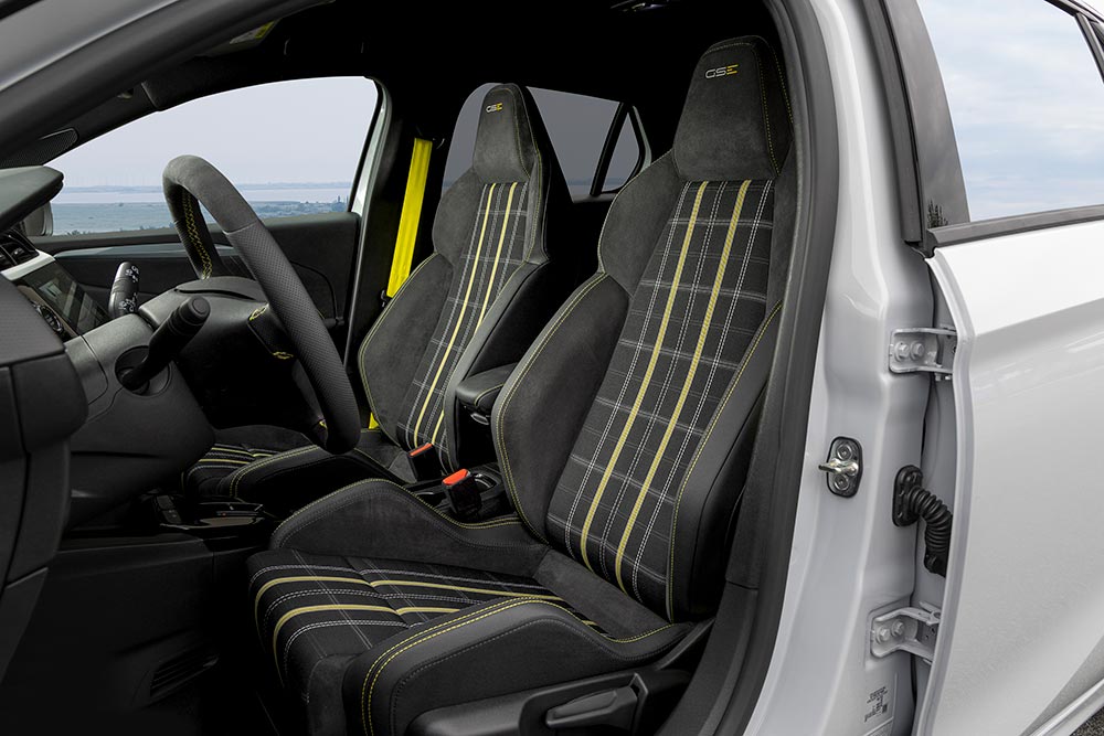 https://autogreeknews.gr/wp-content/uploads/2026/10/opel-corsa-gse-11.jpg