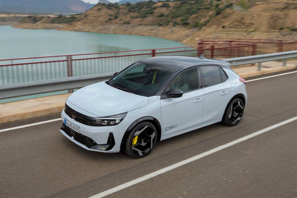 Δρομέας μεγάλων αποστάσεων το νέο Opel Corsa GSE