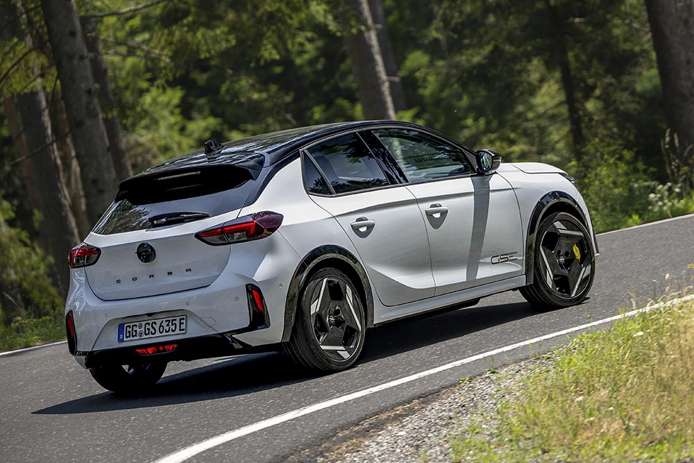 https://autogreeknews.gr/wp-content/uploads/2026/10/opel-corsa-gse-3.jpg