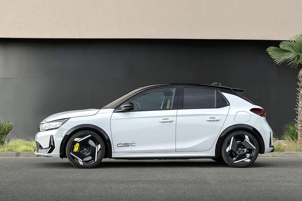 https://autogreeknews.gr/wp-content/uploads/2026/10/opel-corsa-gse-6.jpg