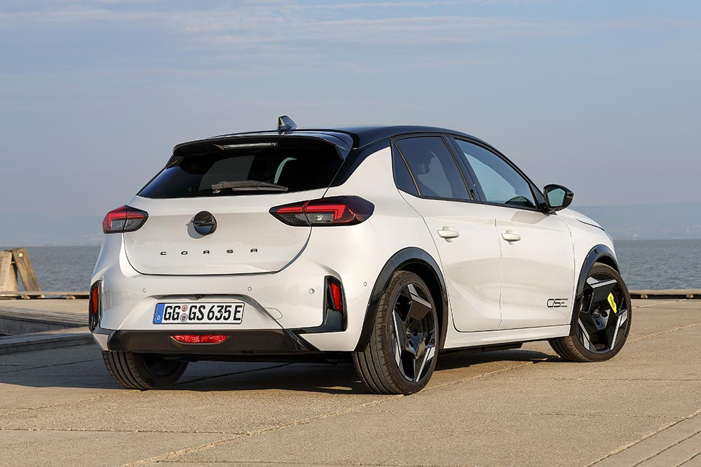 https://autogreeknews.gr/wp-content/uploads/2026/10/opel-corsa-gse-7.jpg
