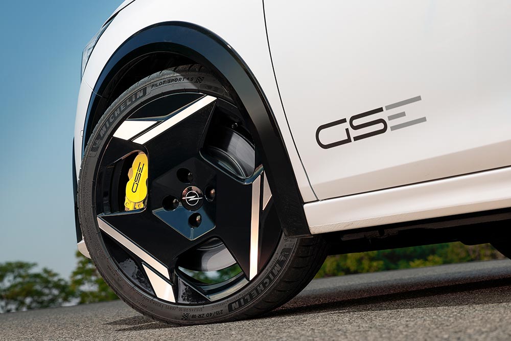 https://autogreeknews.gr/wp-content/uploads/2026/10/opel-corsa-gse-8.jpg