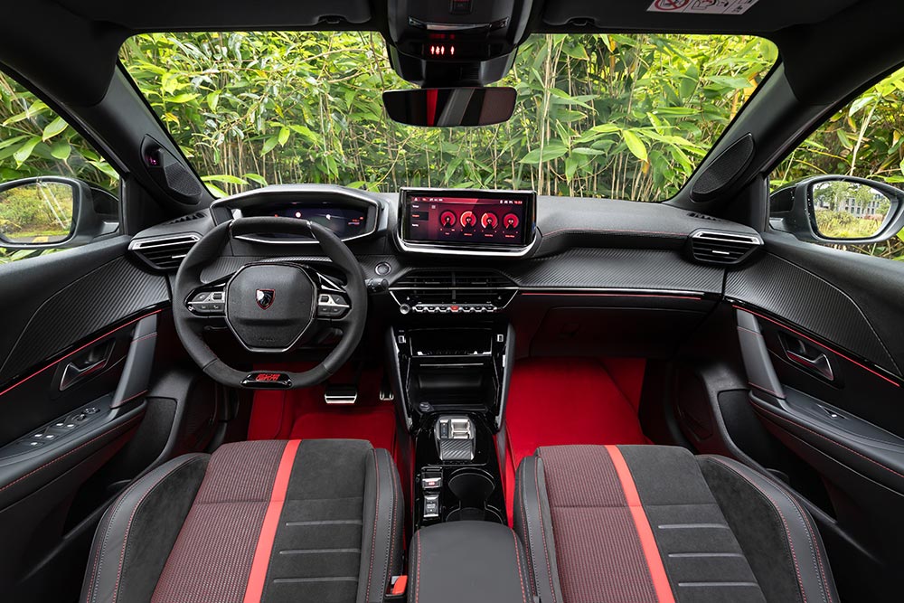 https://autogreeknews.gr/wp-content/uploads/2026/10/peugeot-e-208-gti-13.jpg
