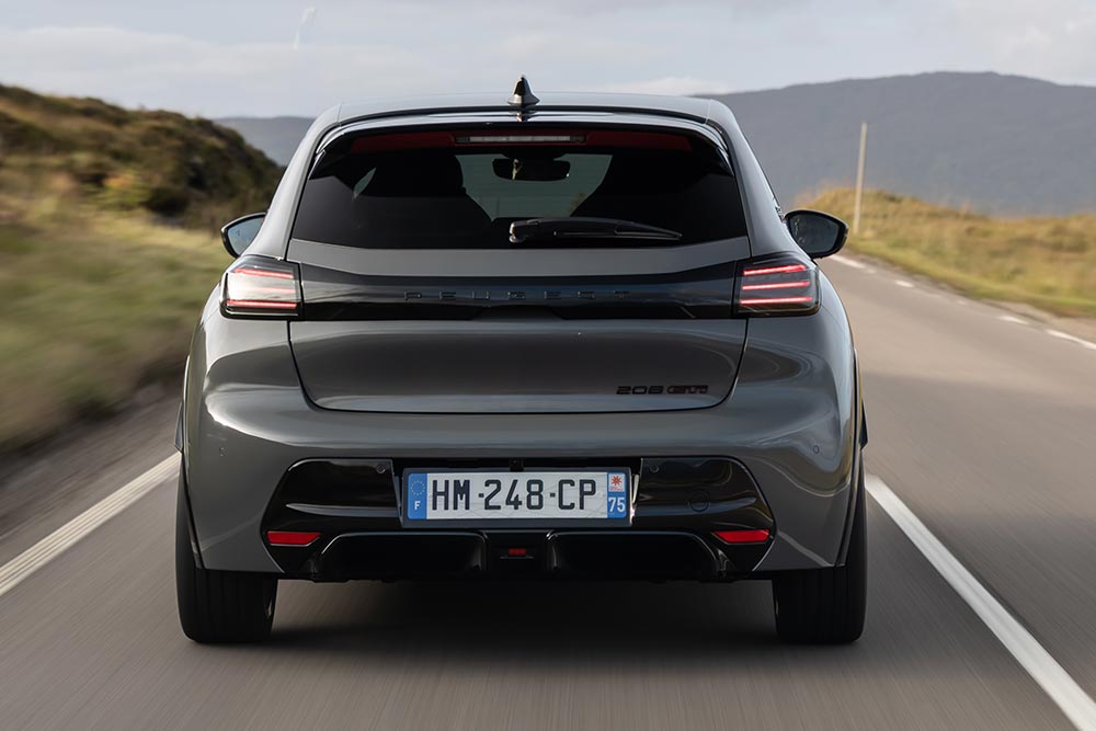 https://autogreeknews.gr/wp-content/uploads/2026/10/peugeot-e-208-gti-4.jpg
