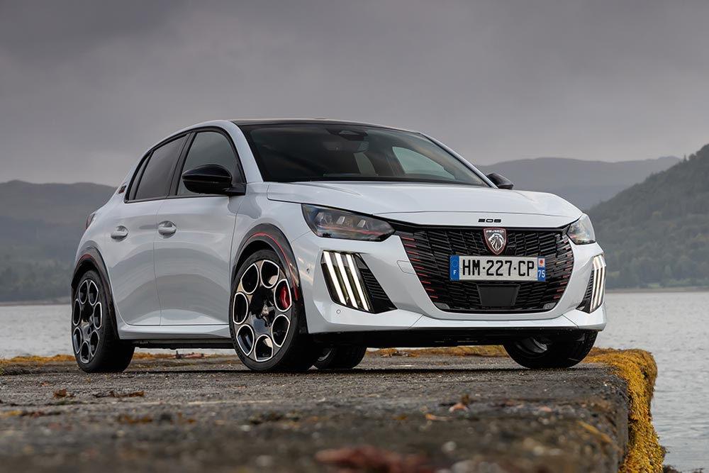 https://autogreeknews.gr/wp-content/uploads/2026/10/peugeot-e-208-gti-9.jpg