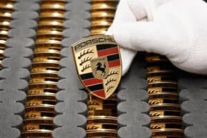 Από το κακό στο χειρότερο η Porsche