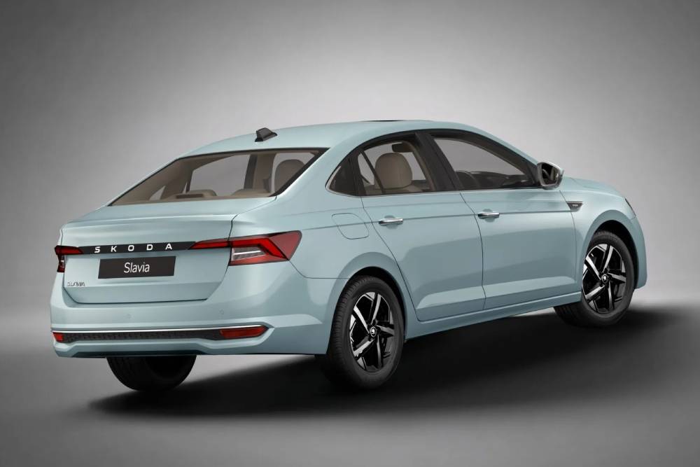 https://autogreeknews.gr/wp-content/uploads/2026/10/skoda-slavia-my26-3.jpg