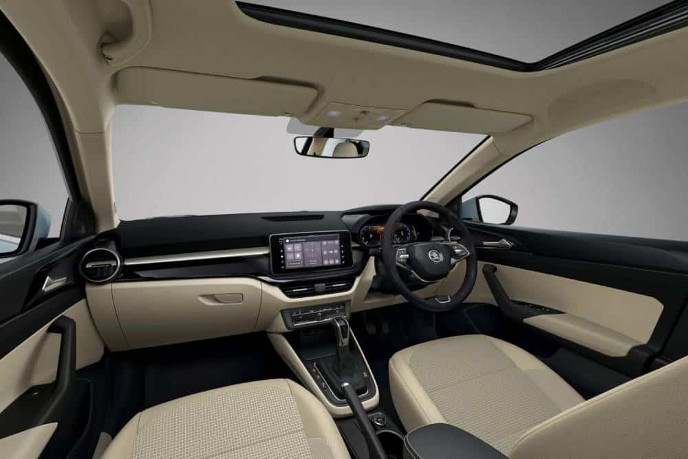 https://autogreeknews.gr/wp-content/uploads/2026/10/skoda-slavia-my26-6.jpg