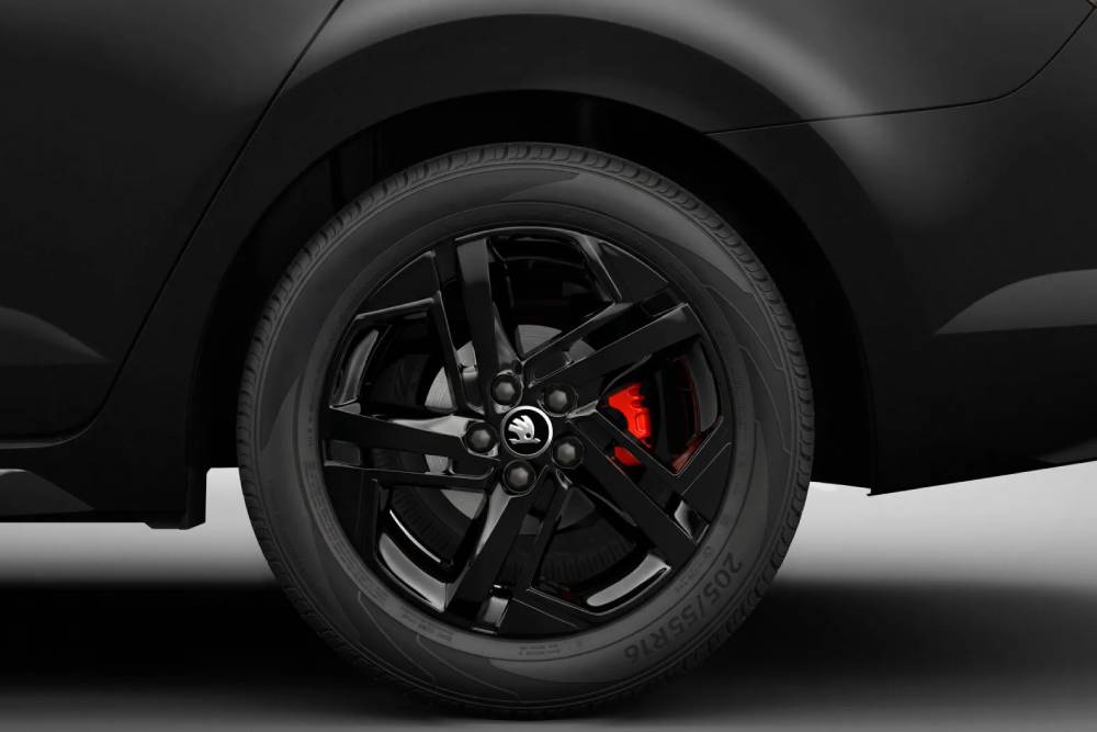 https://autogreeknews.gr/wp-content/uploads/2026/10/skoda-slavia-my26-8.jpg