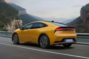 Toyota προς Ε.Ε: «Μηδενικών εκπομπών πολλά υβριδικά»